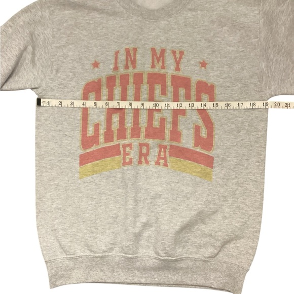 Kansas City Chiefs Taylor Swift Eras Gildan Gray Medium Pullover Sweatshirt - Picture 6 of 6